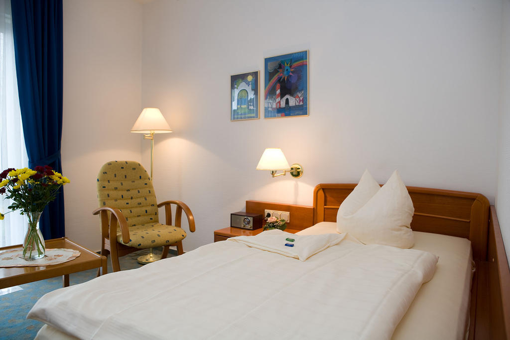 Central Inn Hotel Garni Eppelborn Cameră foto